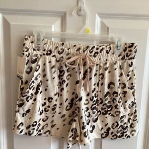 NWT. Roudelain a Macy’s Brand Women’s PJ Shoft in Size Small Cheetah Print